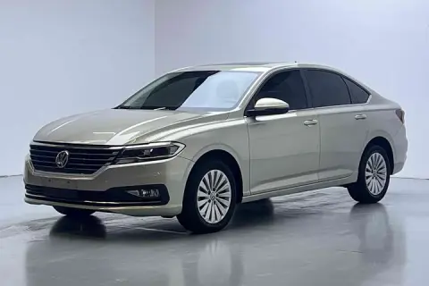 Volkswagen Lavida в аренду фото № 0