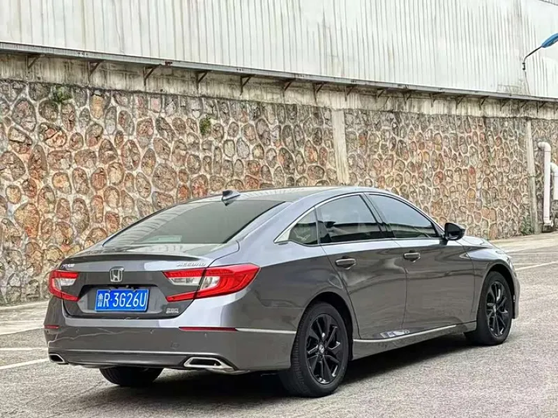 <h1>Honda Accord</h1> в аренду фото № 0