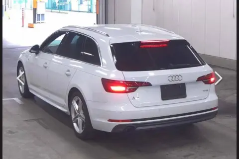Audi A4 в аренду фото № 1