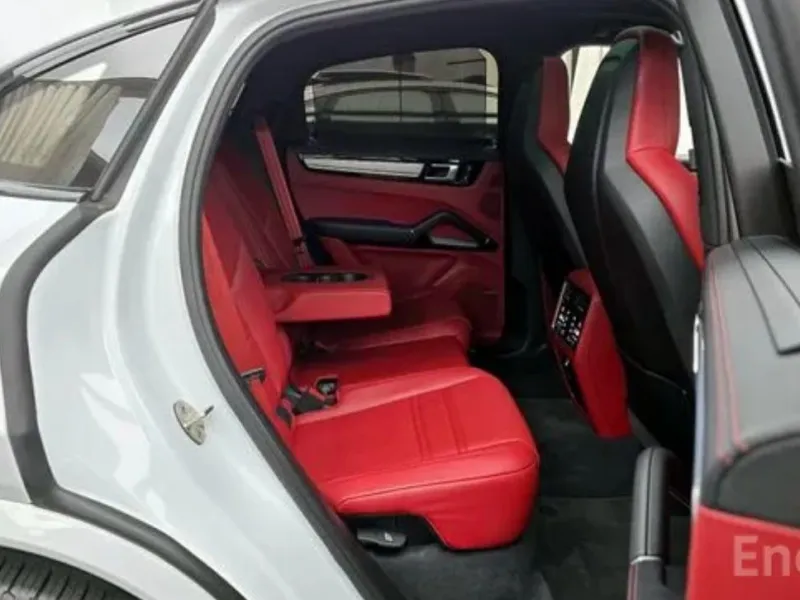 <h1>Porsche Cayenne</h1> в аренду фото № 7