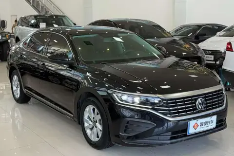 Volkswagen Passat в аренду фото № 0