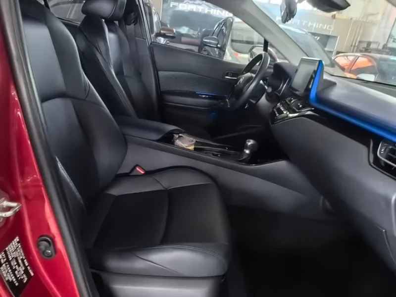 <h1>Toyota C-HR</h1> в аренду фото № 6