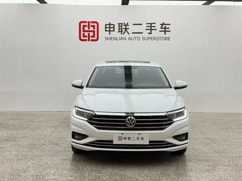<h1>Volkswagen Sagitar</h1> в аренду фото № 1
