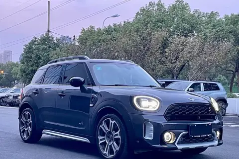 Mini Countryman в аренду фото № 0