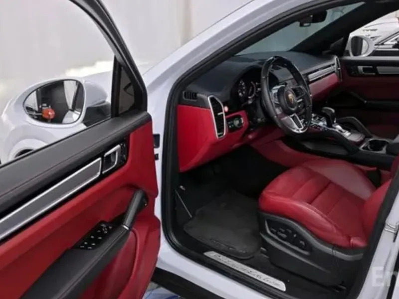 <h1>Porsche Cayenne</h1> в аренду фото № 4