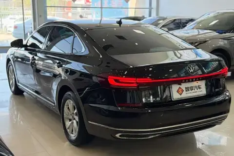 Volkswagen Passat в аренду фото № 2
