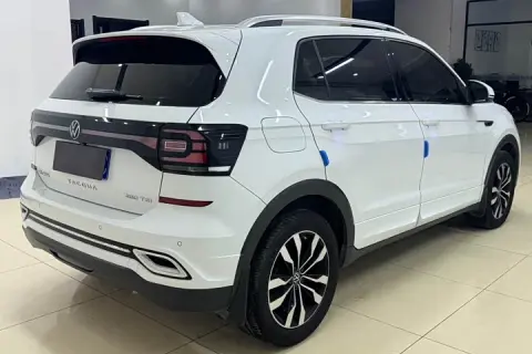 Volkswagen Tacqua в аренду фото № 4