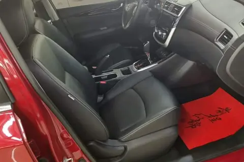 Nissan Tiida в аренду фото № 6