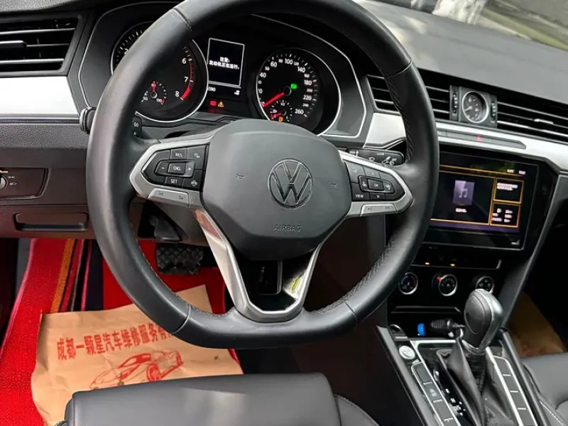 <h1>Volkswagen Magotan</h1> в аренду фото № 5