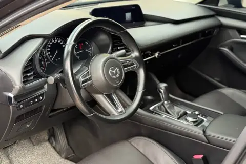 Mazda 3 в аренду фото № 6