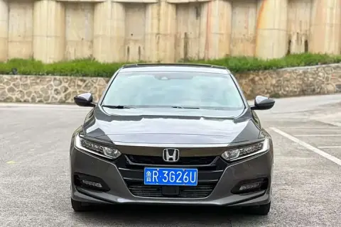 Honda Accord в аренду фото № 3
