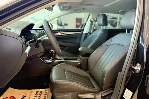 Volkswagen Passat в аренду фото № 6