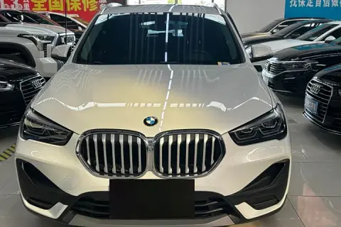 BMW X1 в аренду фото № 4