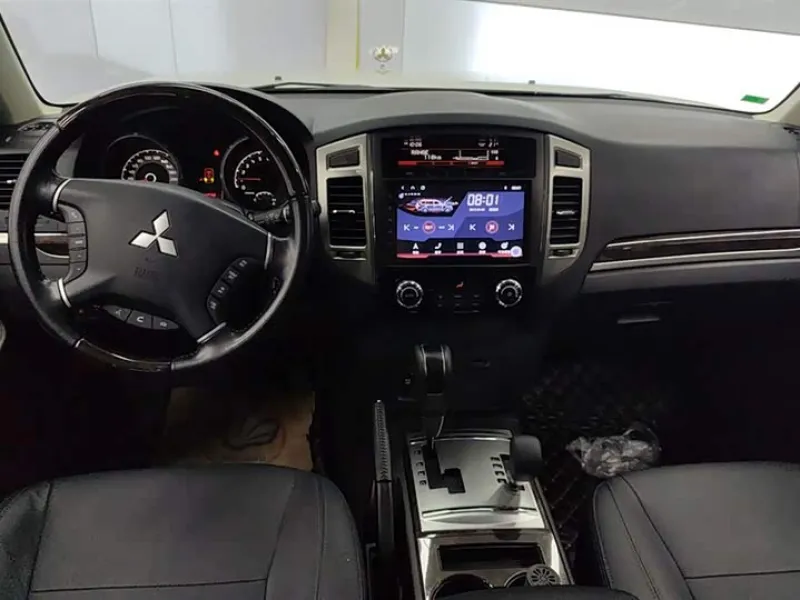 <h1>Mitsubishi Pajero</h1> в аренду фото № 9