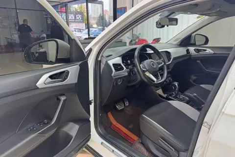 Volkswagen Tacqua в аренду фото № 6