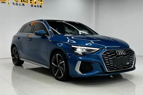 Audi A3 в аренду фото № 1