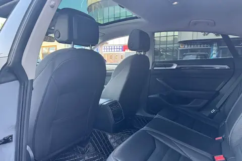 Volkswagen Passat CC в аренду фото № 10