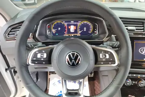 Volkswagen Tiguan в аренду фото № 9