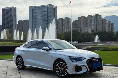 Audi A3 в аренду фото № 0